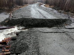 В Зейском района из-за снега и дождей размыло дорогу