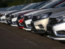 На 79,2% обрушил выпуск легковых машин в России