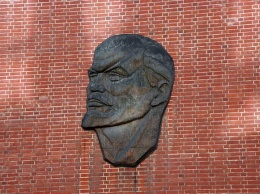 Жириновский посчитал выгодным продать мумию Ленина