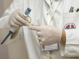 На тестирование вакцины от коронавируса подали заявки сотни добровольцев