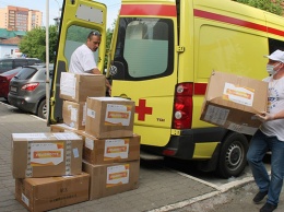 Рубцовские медики получили от волонтеров средства индивидуальной защиты