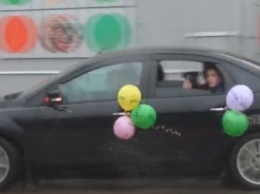 В Калужской области выпускников школ поздравили автопробегом (видео)