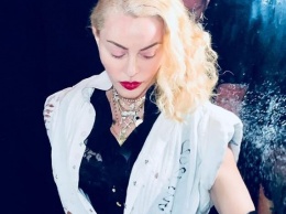 Поклонник судится с Мадонной после изменения времени начала ее концерта