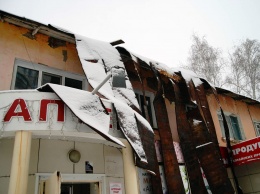 Администрация Белокурихи предложила оставшимся без крыши жильцам ветхого дома «утепляться» самим