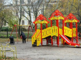 Нарушения на детских площадках