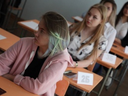 Выпускники Алтайского края получат аттестаты без ЕГЭ