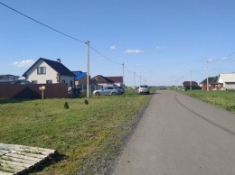 «Предложили ездить на такси!» Жители двух сел Белгородского района вынуждены ходить до остановки 3,5 километра