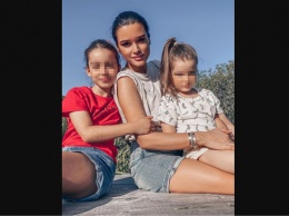 "Красотки": фанаты Бородины умилились ее деревенским фото с дочерьми