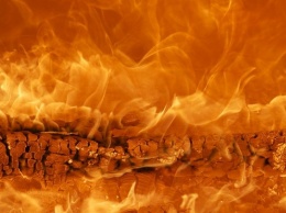 Пожарные спасли женщину из горящего дома в Алтайском крае