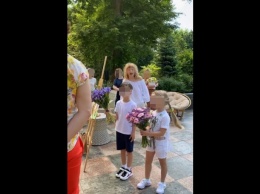 Пугачева без макияжа поздравила Галкина с днем рождения