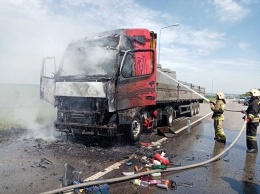 В Белгородской области за сути сгорели два авто