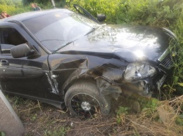 Обгонявший машину водитель въехал в иномарку на кузбасской трассе