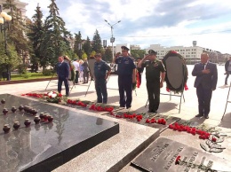 В Белгороде в День памяти и скорби прошло возложение венков к Вечному огню