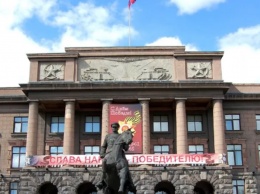 «Луч Победы» озарит Привокзальную площадь в Екатеринбурге