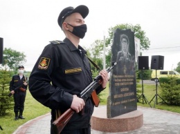 В Калининграде открыли мемориальный знак Герою Советского Союза Михаилу Булатову