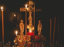 «Девственницы молятся за вас»: сторонники отца Сергия пришли поддержать его на суде