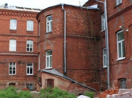 Дмитрий Денисов проверил ремонт калужских школ