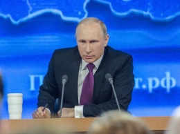 Путин рассказал о "неповторимых" советских ошибках в Конституции РФ