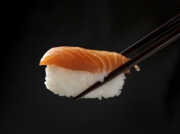 Гастроэнтеролог из РФ предупредил о "ложных" отравлениях при употреблении суши