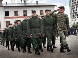 У 300 алтайских студентов начались военные сборы в Топчихе и Алейске