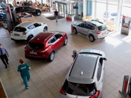 Продажи автомобилей в России в первом полугодии 2020-го упали на четверть