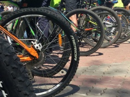 В Нижнем Тагиле из спортивного магазина ночью были украдены четыре редких велосипеда