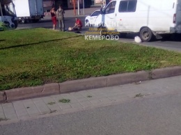 Автомобилист сбил девушку на кемеровском перекрестке