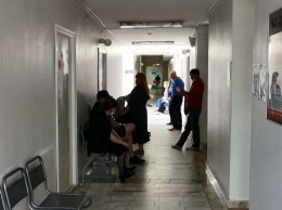 В Нижневартовской поликлинике потоки инфицированных и здоровых людей разделены