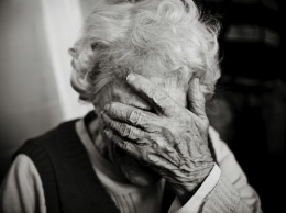 Пенсионерка-инвалид лишилась наследства из-за сиделки