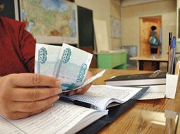 Зарплаты амурских учителей повысятся в среднем на пять тысяч