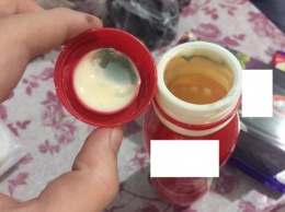 Жительница Кузбасса нашла плесень в "свежем" йогурте