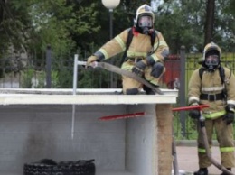 Амурский пожарный изобрел ствол для тушения зданий из сэндвич-панелей