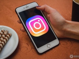 Instagram тайно смотрел на пользователей через камеру смартфона благодаря багу