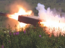 В Нижнем Тагиле иностранным заказчикам показали огневую мощь ТОС-1А