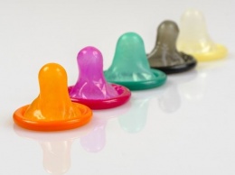 Предприниматель продавал контрафактные презервативы в Новокузнецке