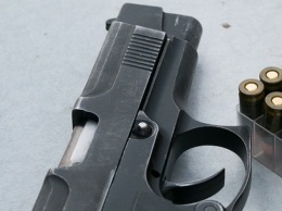 Вооруженного пистолетом пенсионера задержали полицейские в Бийске