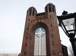 Правительство области передает РПЦ янтарную часть иконостаса в соборе на Острове