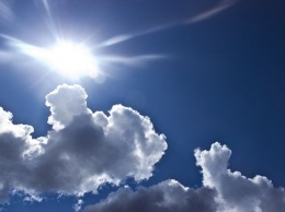 Синоптик Гидрометцентра предупредил об "опасном солнце" в ряде регионов РФ