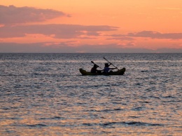 Семью с детьми на каяках унесло в море в Крыму