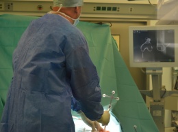Хирурги Нижнего Тагила провели первую операцию по эндопротезированию коленного сустав