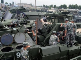 Москва ответила на провокации Беларуси, отправив к границам собственную армию