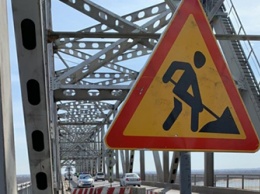 В понедельник в Благовещенске для транспорта закроют мост через Зею
