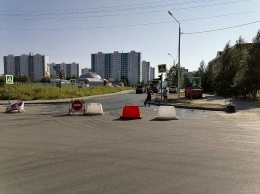 В Нижневартовске ремонтируют дорогу на Дзержинского