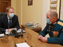 Губернатор Виктор Томенко встретился с новым военным комиссаром
