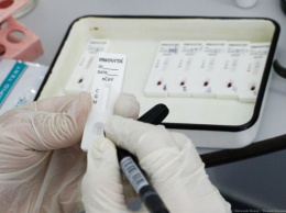Минздрав обещает выпустить первую партию вакцины от COVID-19 в течение двух недель