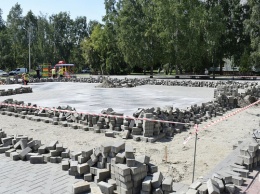 На пешеходном фонтане в Барнауле установят лотки для отвода воды
