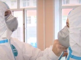 Ковидный госпиталь соединил сердца двух врачей из Барнаула