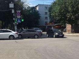 В Калуге на улице Степана Разина столкнулись две иномарки