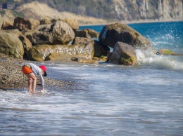 Сотрудники сочинского пляжа нашли на берегу детский палец