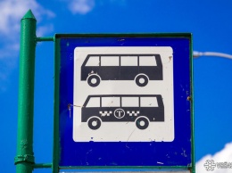 Водители автобусов сошлись в драке на остановке в Саратове
